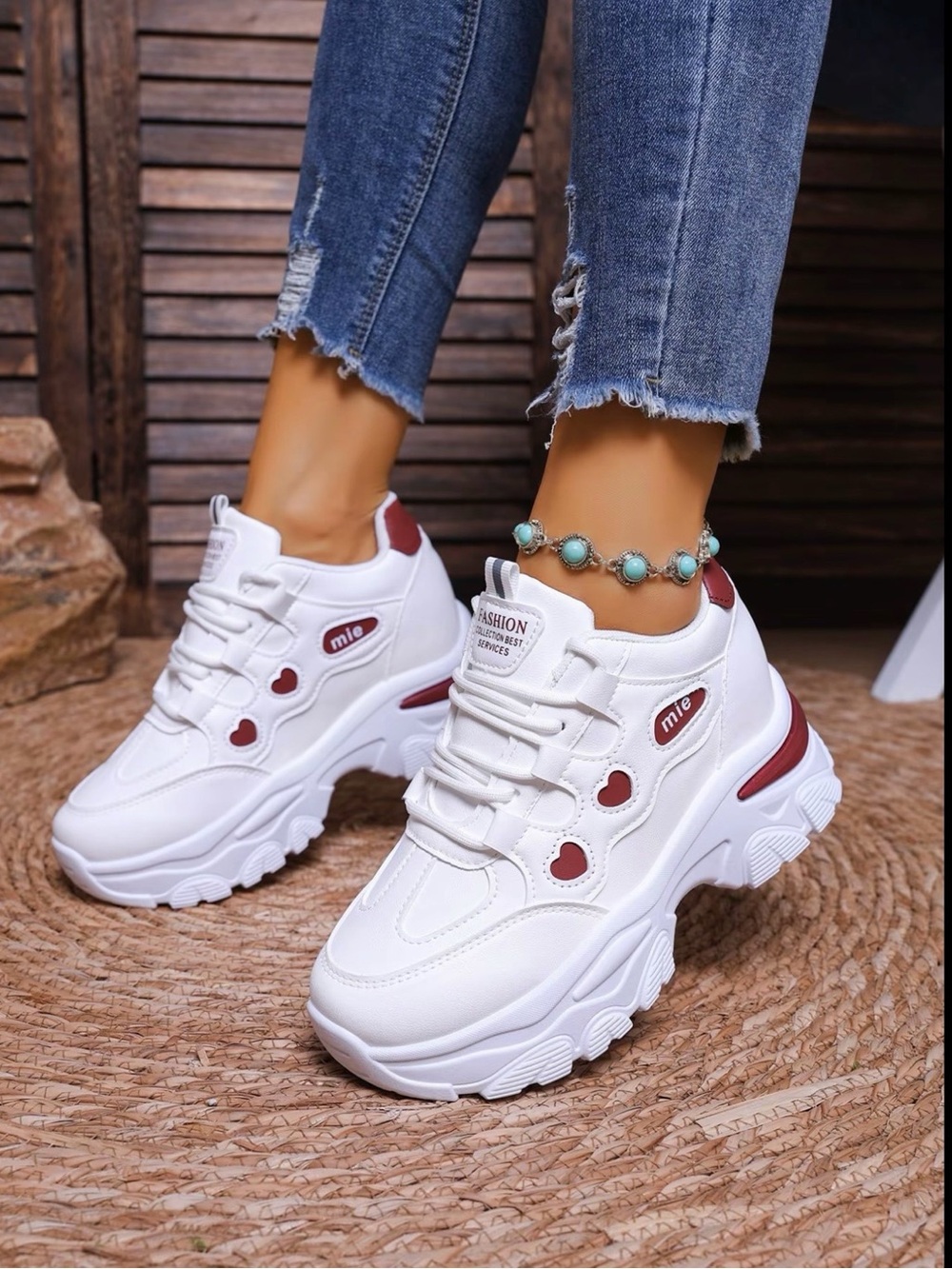 White Sneakers with Burgundy Heart Accents - mie